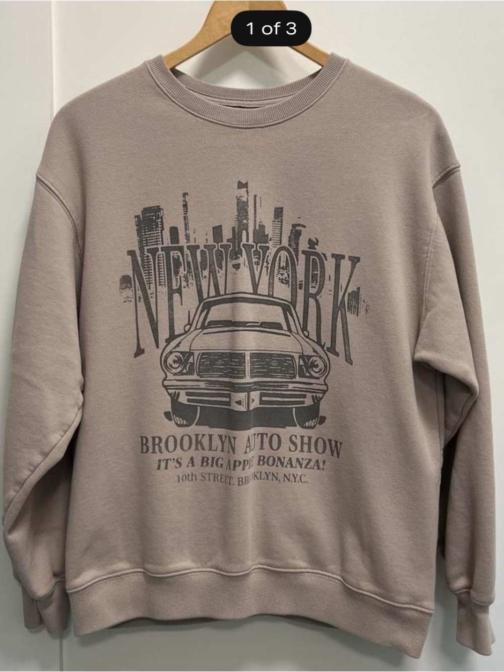 Hollister New York Brooklyn Auto Show Graphic Crewneck - Taupe